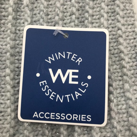 Winter Essentials Women's One Size Gray Knit Beanie Hat With Pom New - Picture 3 of 9